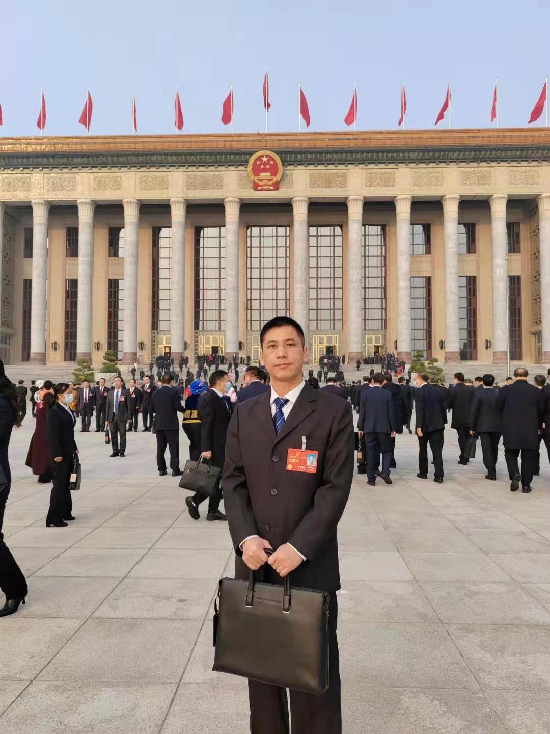 传递两会精神 凝聚奋进力量——哈哈体育贵溪公司全国人大代表何雄斌履职归来忙宣讲